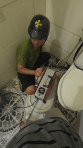 thông nghẹt bồn cầu